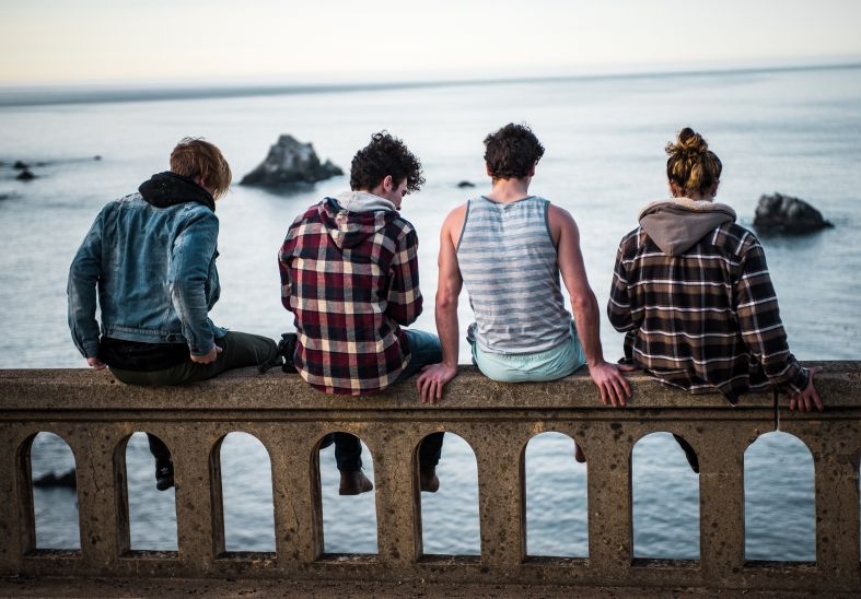 Adolescenții americani sunt mai susceptibili să încerce drogurile vara