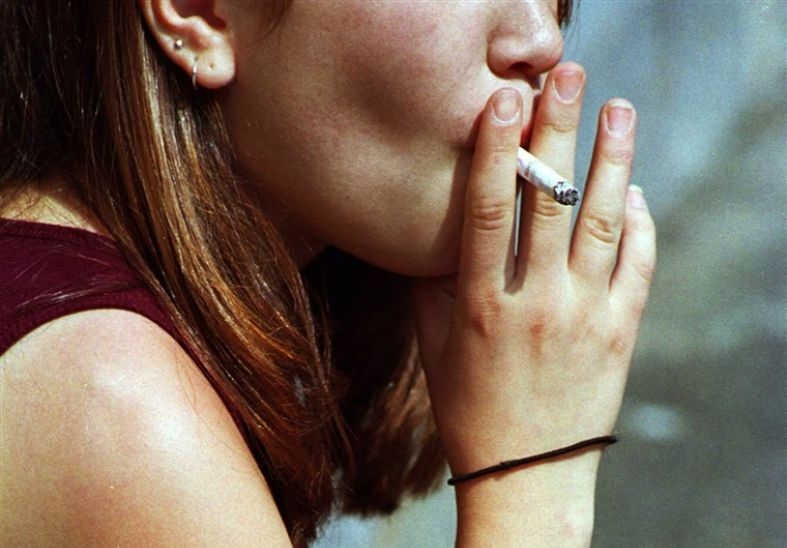 Более 16% подростков в Молдове в возрасте 13-15 лет активно курят табачные изделия