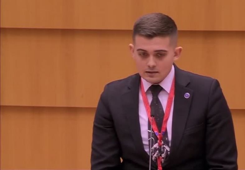 Молодой человек из Молдовы рассказал в Европейской комиссии о своей борьбе с раком