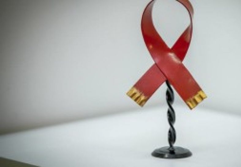 Pacienta căreia i s-a refuzat efectuarea ultrasonografiei din cauza statutului HIV-pozitiv va primi o compensație în valoare de 10 000 de lei