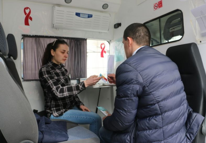 Natalia Curbasov despre clinica mobilă a „Iniţiativei pozitive”: Scopul nostru este de a ajunge la mai mult de 2500 de persoane din grupurile vulnerabile ale populaţiei.